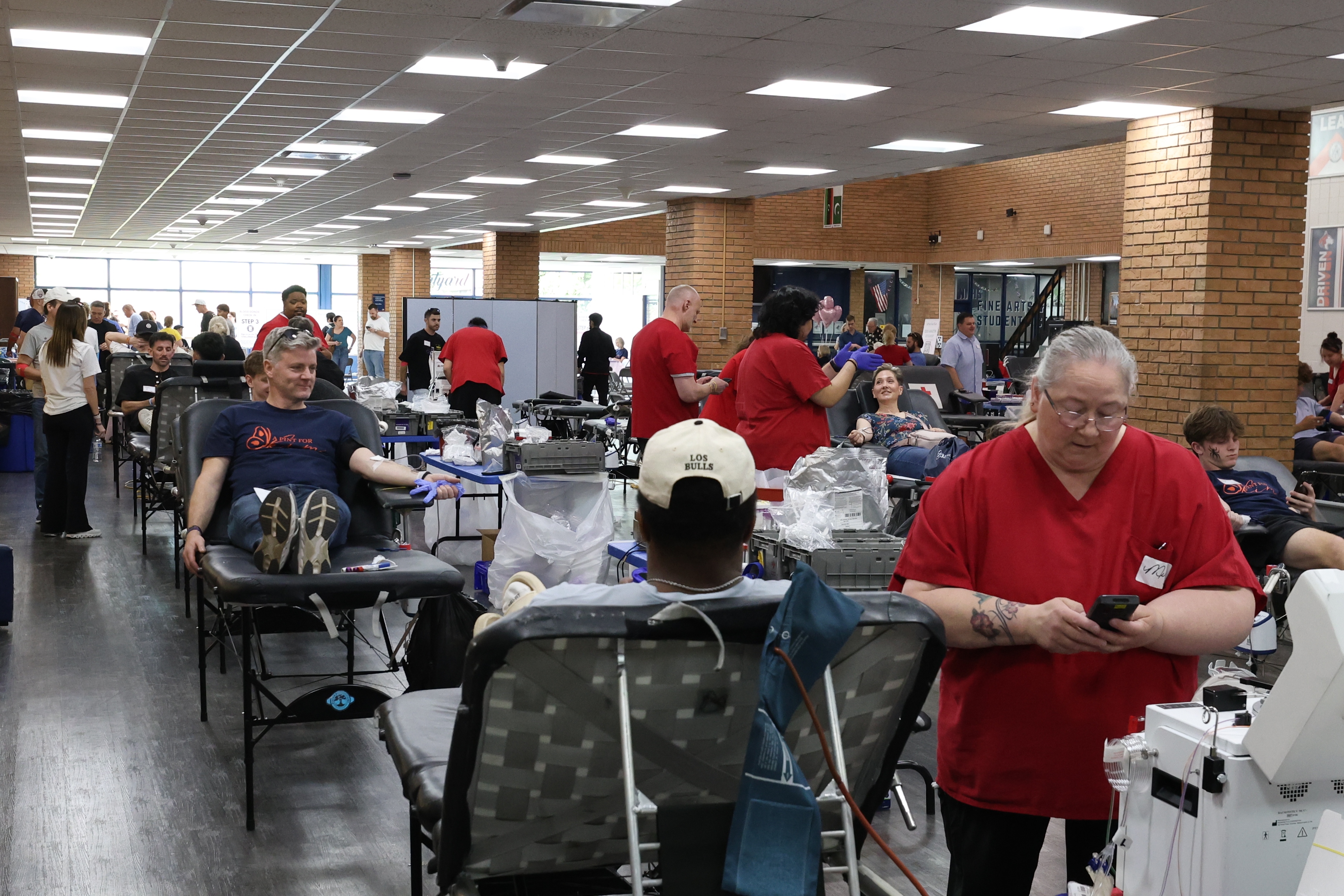 More than 650 people donated blood in honor of Kim Sandford, breaking the Illinois Record.