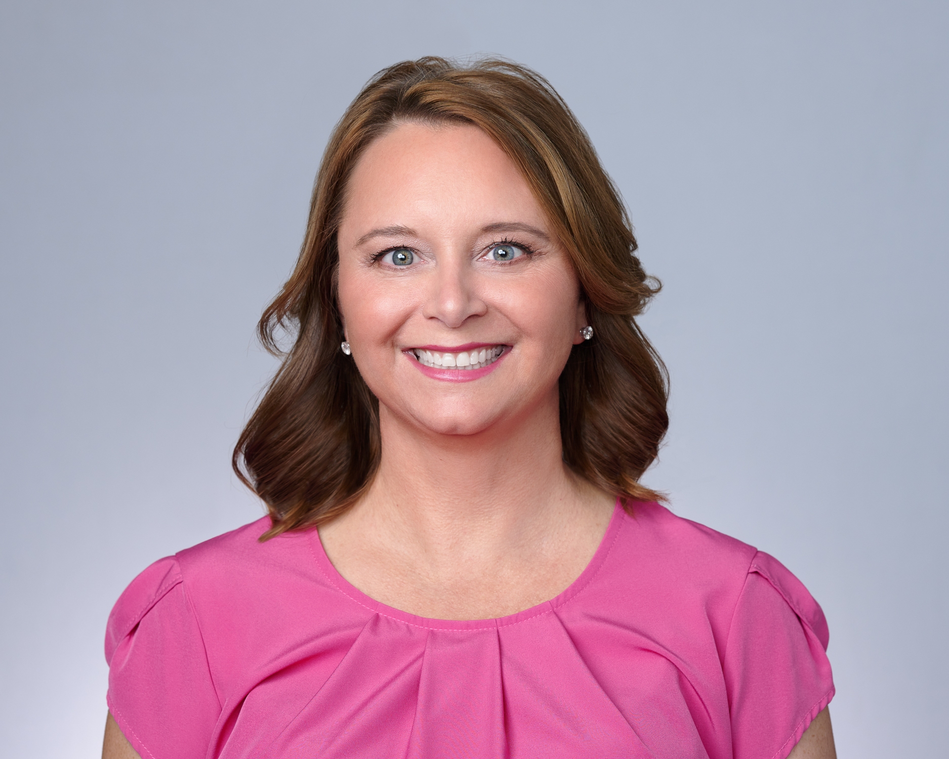Rachael Crump, Chief Accounting Officer of Insight Enterprises, Inc., Frontieras Board of Directors and Audit Committee Chair