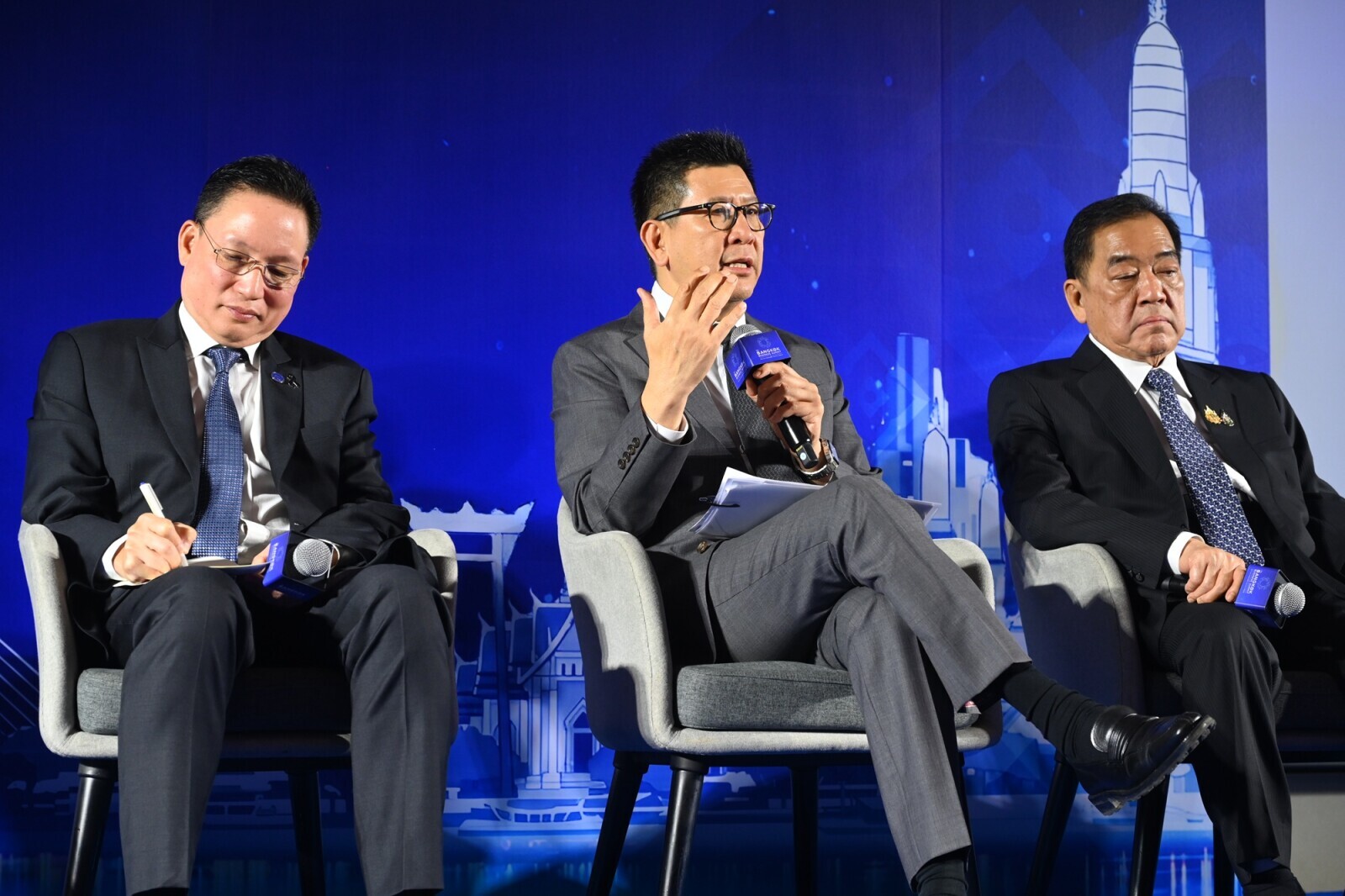 Representatives of the Joint Standing Committee on Commerce, Industry and Banking (JSCCIB) share Thailand's strategic economic direction.