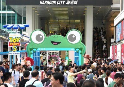 “FOREVER TOYS @ Harbour City” has received an overwhelmingly positive response since its grand opening on 19 June. “FOREVER TOYS @ Harbour City” has received an overwhelmingly positive response since its grand opening on 19 June.
