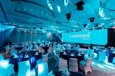 New ballroom of Le Méridien Saigon with modern AV system and movable LED