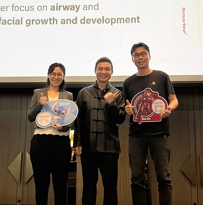 Dr Yue Weng Cheu (center) with guests at the Smartee AG KIDS Launch in Malaysia