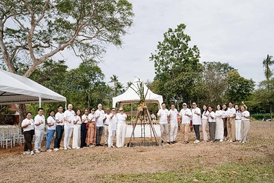 Representatives from Central Capital Group and Club Med at a traditional ceremony as part of the Groundbreaking of Club Med Koh Samui Representatives from Central Capital Group and Club Med at a traditional ceremony as part of the Groundbreaking of Club Med Koh Samui