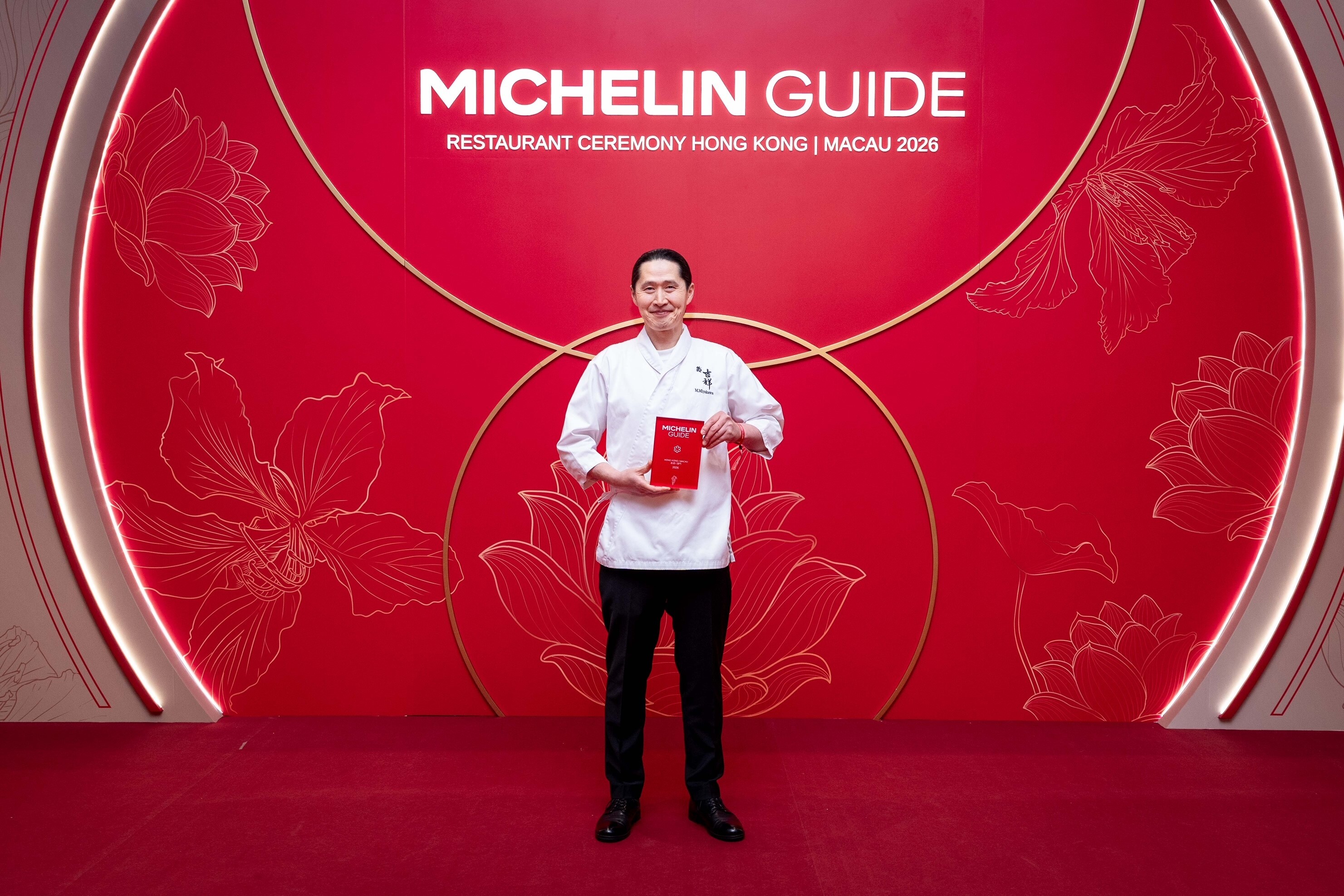Sushi Kissho by Miyakawa continues its stellar trajectory by earning One MICHELIN Star for the second year in a row. Master Chef Masaaki Miyakawa personally accepted the award on behalf of his elite team.